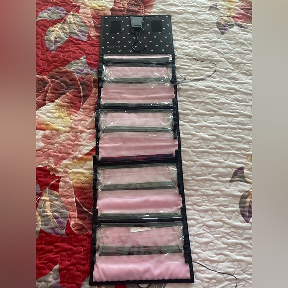 Mary kay roll up travel bag color pink it new good condition - Picture 5 of 5